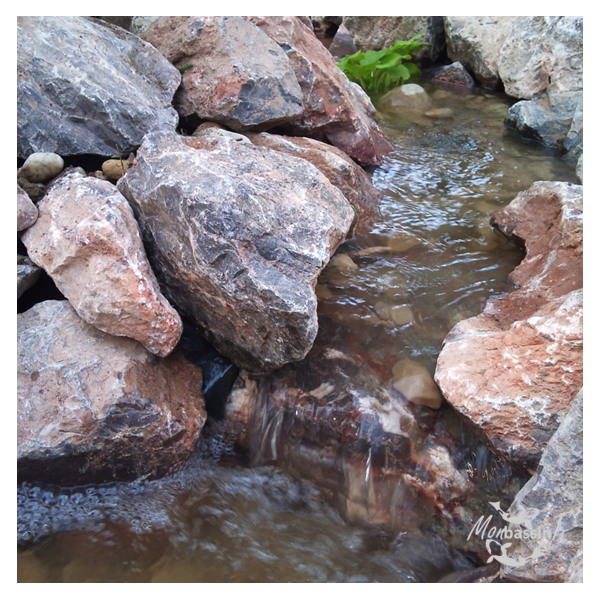 cascade avec roches 90-600 mm