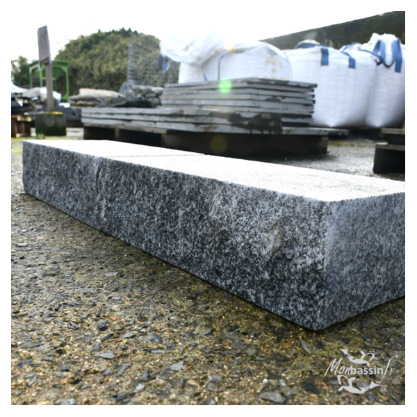 assemblage pierre granit sciée sur bassin