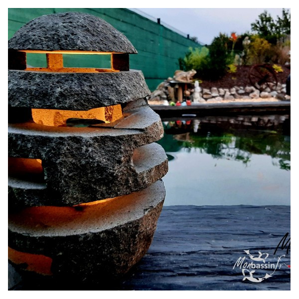 Lanterne Japonaise Niigata 30 cm Granit - Pagode Miniature | Bassin