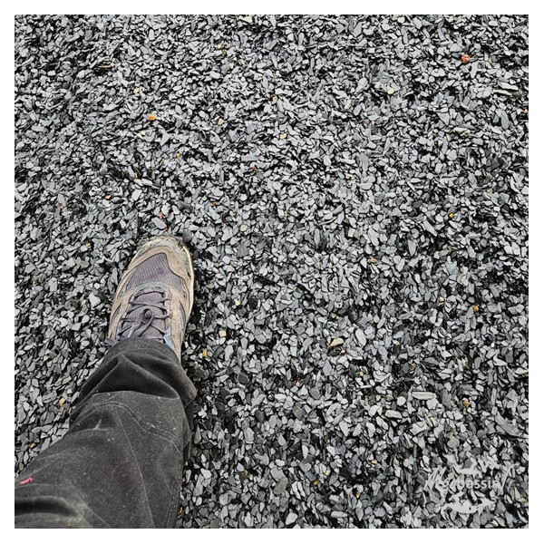 Ardoise Pilée 5/15 mm - Paillage Décoratif Minéral | MonBassin.fr