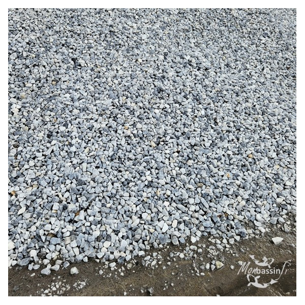 Gravier concassé Baltic 8/16 mm vue d'ensemble rendu au sol teintes froides MonBassin