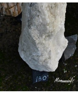 zoom petit menhir pierre decorative jardin quartz