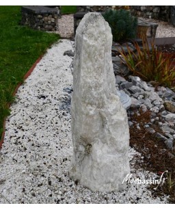 photo gros menhir de quartz blanc pour exterieur jardin