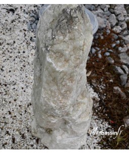 zoom gros menhir de quartz blanc pour exterieur jardin